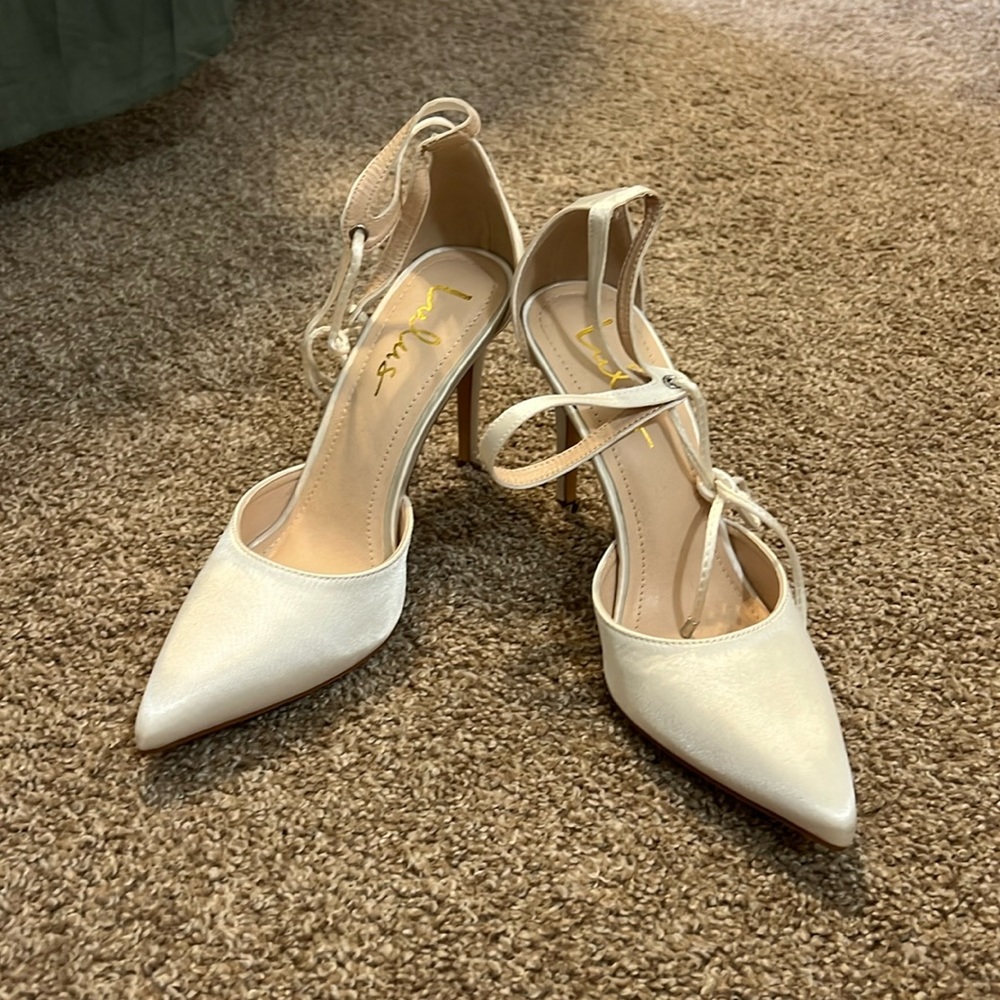 Lulus white tie heel